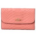 【COACH】コーチ スネーク エンボスレザー パイソン ミディアム エンベロープ ウォレット 三つ折り財布 ライトコーラル（日本未発売）
