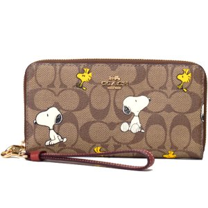 画像1: 【COACH】コーチ シグネチャー ピーナッツ コラボ スヌーピー ウッドストック プリント リストレット ロング ジップ  アラウンド 長財布 カーキマルチ（日本未発売）