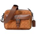 【COACH】コーチ メンズ バッグ スエード ぺブルレザー シグネチャー ワーナー クロスボディ 2WAY 斜め掛け クラッチ ショルダーバッグ キャラメルサドル〔日本未発売〕