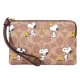 【COACH】コーチ スヌーピー ポーチ レザー シグネチャー ピーナッツ コラボ ウッドストック プリント コーナー ジップ リストレット ポーチ タン×ブラウンマルチ〔日本未発売〕
