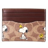 画像: 【COACH】コーチ スヌーピー カードケース ピーナッツ コラボ コーティングキャンバス レザー シグネチャー プリント スリム ID パスケース 定期入れ 名刺入れ タンマルチ（日本未発売）