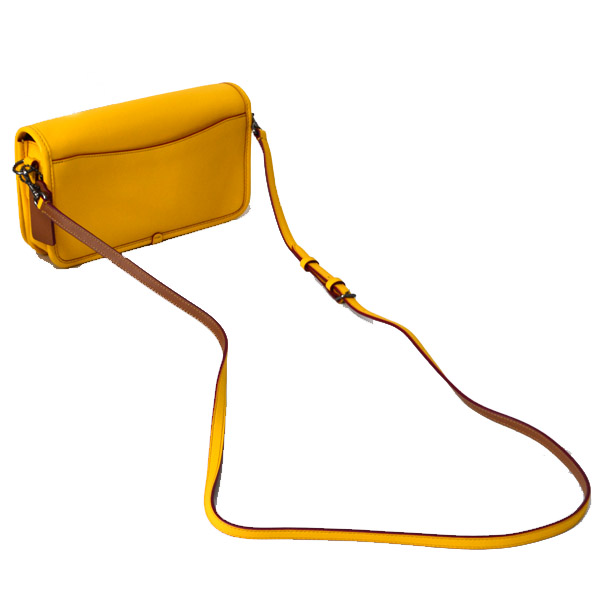 画像: 【COACH】コーチ ディズニー ミッキー コラボ  ターンロック ヴィンテージ コレクション レザー ペニー クロスボディー ショルダー 斜め掛けバッグ バナナ（日本未発売）