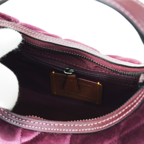 画像: 【COACH】コーチ バッグ 三日月型 ベルベット キルティング レザー カルメン ミニ ロゴ 2way チェーン クロスボディ 斜め掛け ショルダーバッグ ハンドバッグ バーガンディー（日本未発売）