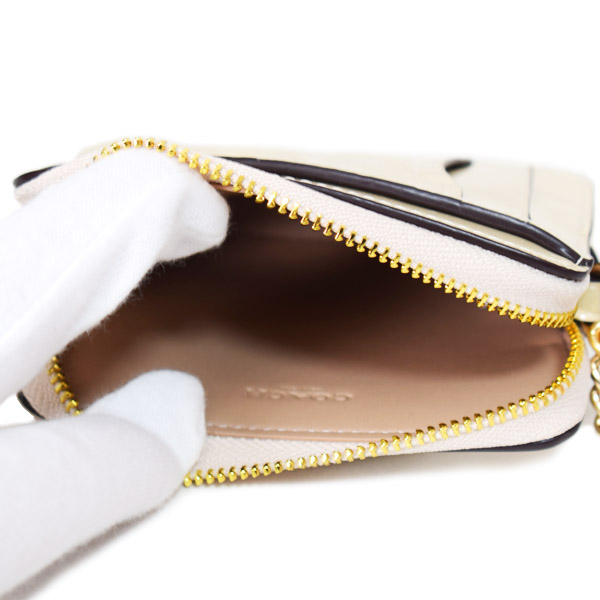 画像: 【COACH】コーチ コインケース パテントレザー シグネチャー 型押し ハート チャーム チェーン ジップ カードケース カードポーチ 定期入れ 名刺入れ 小銭入れ チャーク（日本未発売）