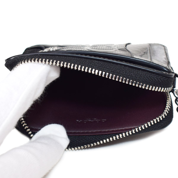 画像: 【COACH】コーチ コインケース パテントレザー シグネチャー 型押し ハート チャーム チェーン ジップ カードケース カードポーチ 定期入れ 名刺入れ 小銭入れ ブラック（日本未発売）