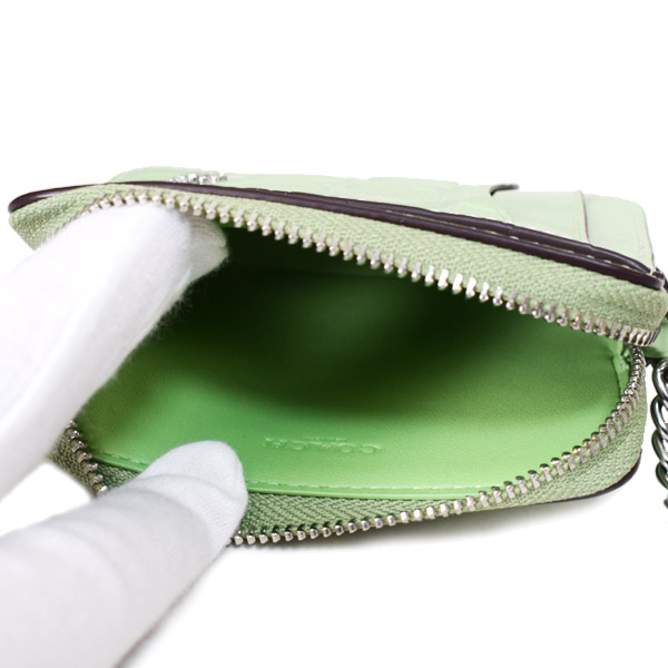 画像: 【COACH】コーチ コインケース パテントレザー シグネチャー 型押し ハート チャーム チェーン ジップ カードケース カードポーチ 定期入れ 名刺入れ 小銭入れ ペールグリーン（日本未発売）