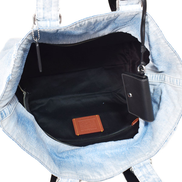 画像: 【COACH】コーチ バッグ メンズ デニム ヴィンテージ加工 レザー スモール ツアー ダブル ハンドル カードケース 鍵 チャーム付き 2way トートバッグ ハンドバッグ ライトインディゴ〔日本未発売〕