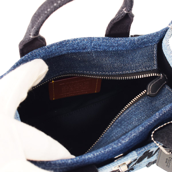画像: 【COACH】コーチ バッグ デニム パッチワーク カーゴ トート 刺繡 20 ミニ ロゴ 2WAY クロスボディ ショルダー ハンドバッグ トートバッグ  デニムマルチ（日本未発売）
