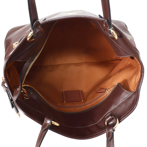 画像: 【COACH】コーチ バッグ シャイニー スムースレザー クリンクル イーストン ロゴ キーリング チャーム付き ジップ トート バッグ メイプル（日本未発売）