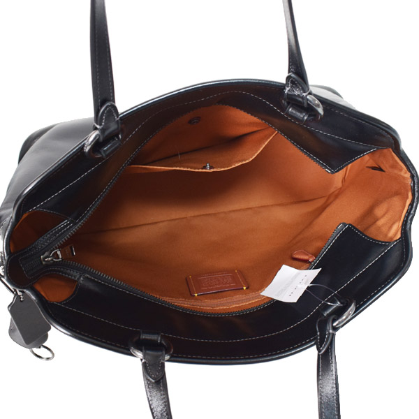 画像: 【COACH】コーチ バッグ シャイニー スムースレザー クリンクル イーストン ロゴ キーリング チャーム付き ジップ トート バッグ ブラック（日本未発売）